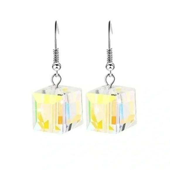 Clear with Yellow Glow Crystal Cube Drop Earrings NWT - Picture 1 of 3